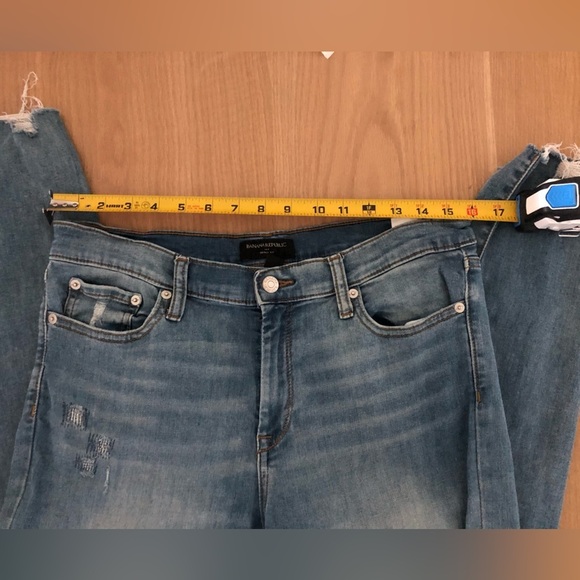 Banana Republic|Medium wash distressed skinny jeans, size 10/30 ••• - Picture 11 of 11